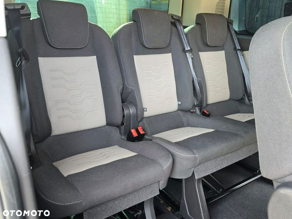 Ford Tourneo Custom - 29