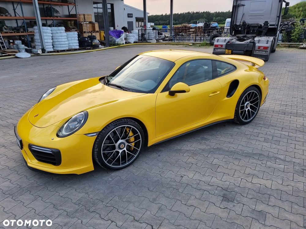 Porsche 911 Turbo S - 1