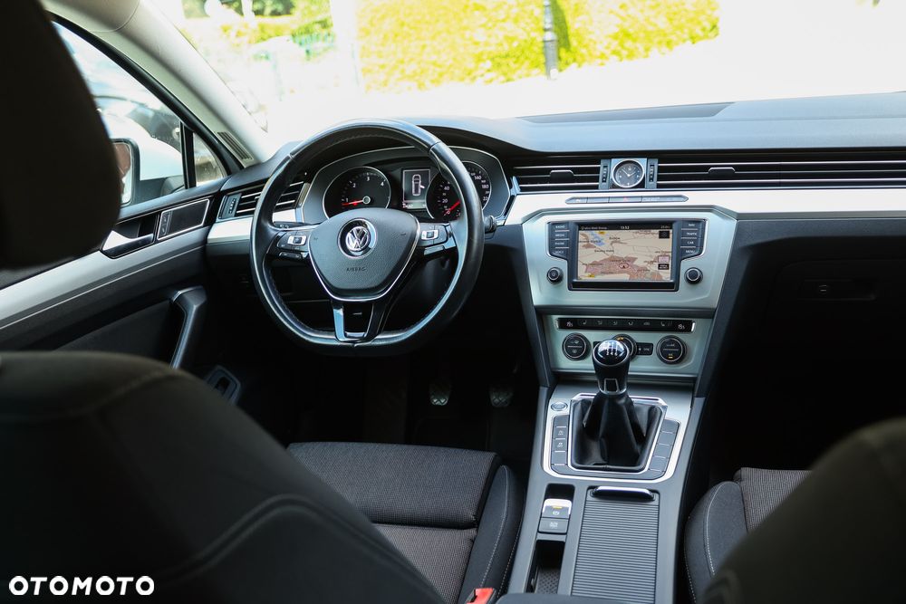 Volkswagen Passat 2.0 TDI SCR BlueMotion Technology 4Motion Trendline - 23