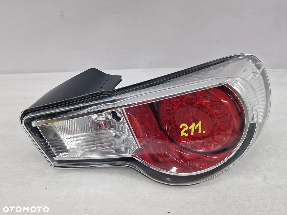 SUBARU BRZ / TOYOTA GT86 PRAWA LED LAMPA TYLNA TYLNIA TYŁ , NR KOITO 220-60084 , NR AUKCJI LMT211 - 1