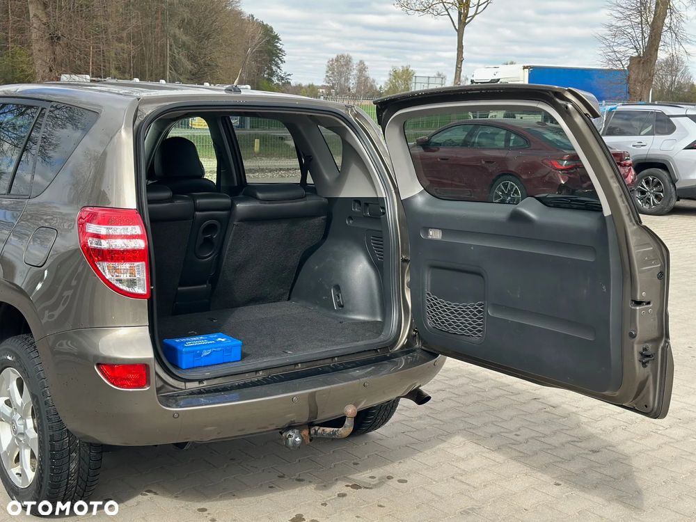 Toyota RAV4 - 8