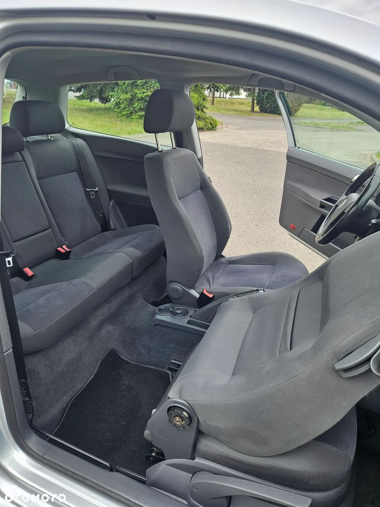 Volkswagen Polo 1.4 16V Comfortline - 12