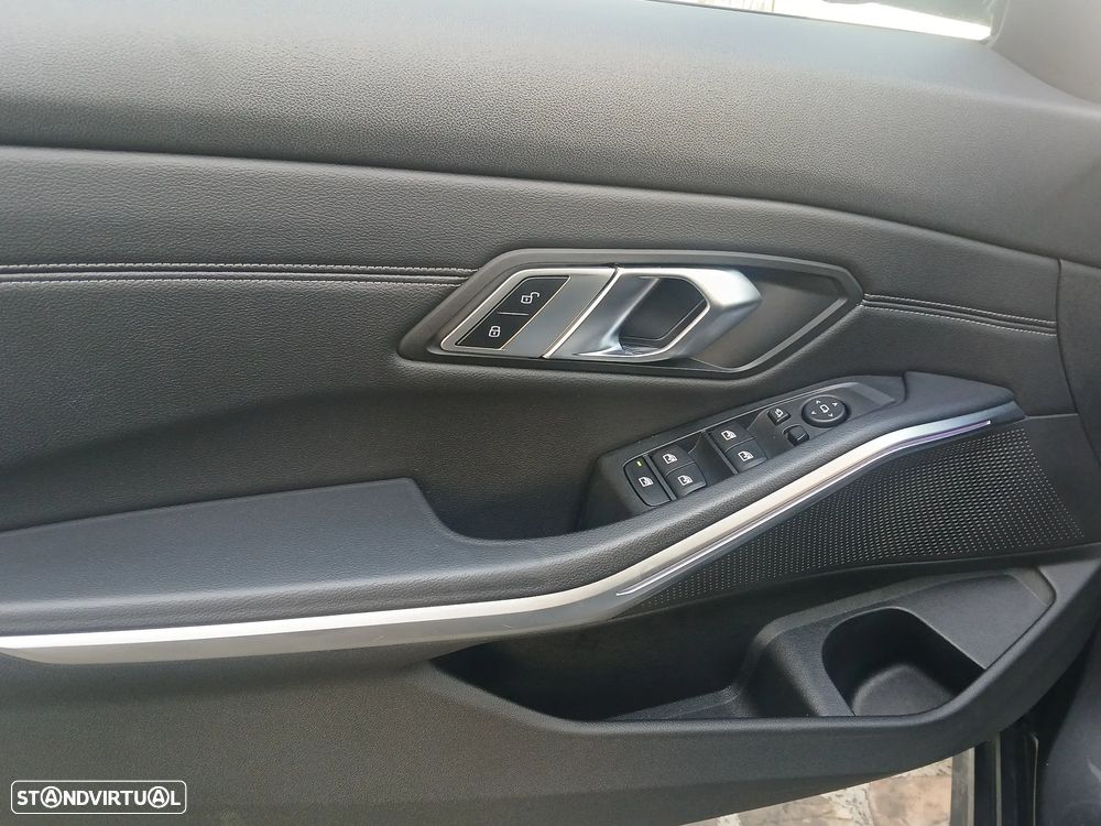 BMW 318 d Line Sport Auto - 33