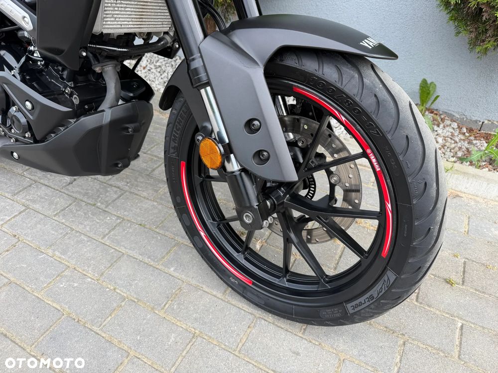 Yamaha MT - 12
