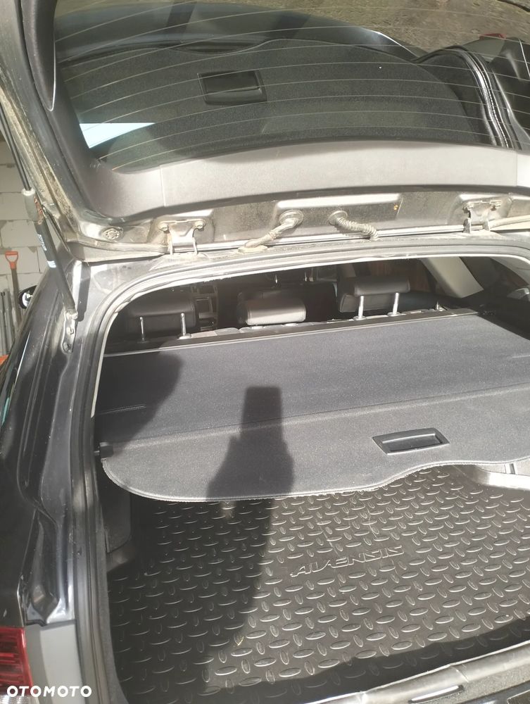 Toyota Avensis 2.0 D-4D Style - 17