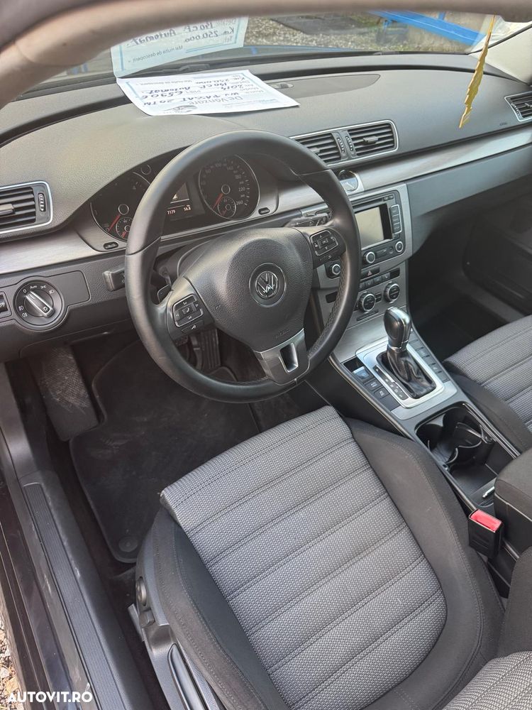 Volkswagen Passat Variant 2.0 Blue TDI DSG SCR Comfortline - 9
