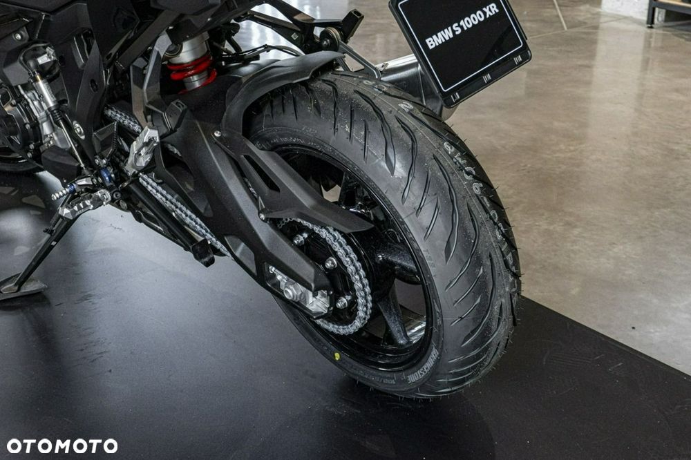 BMW XR - 10