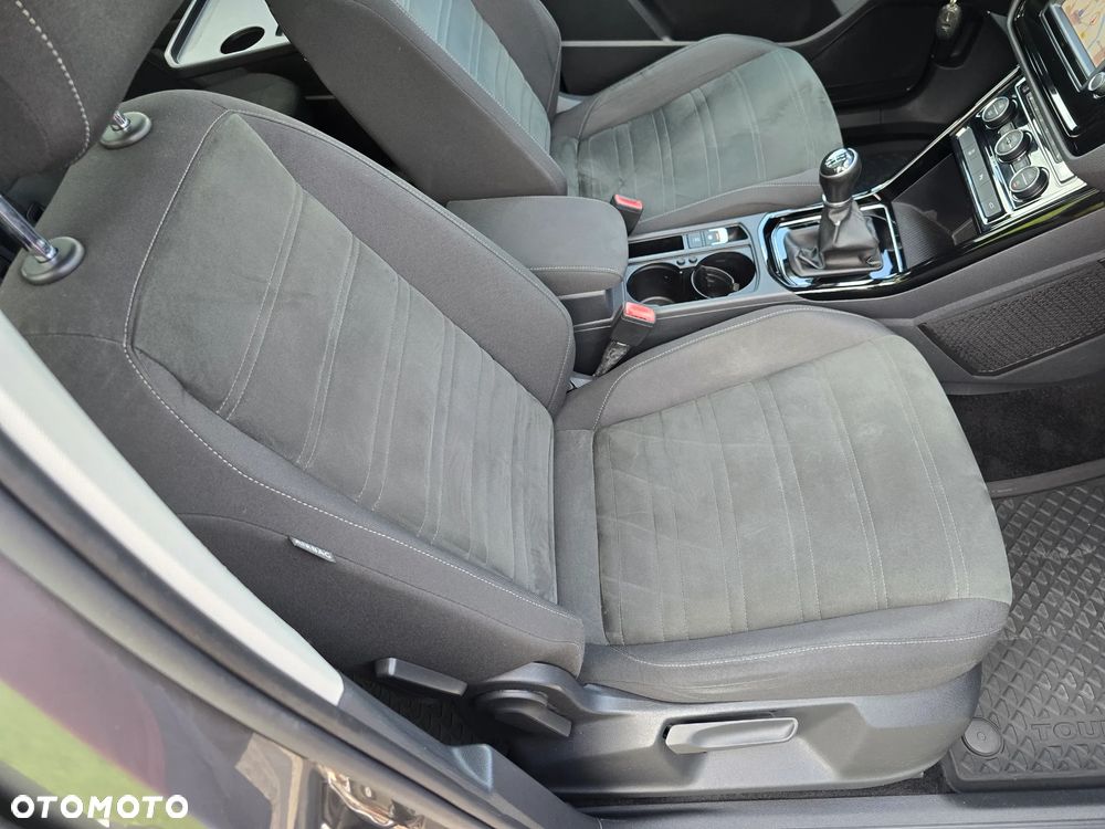 Volkswagen Touran 2.0 TDI SCR Highline - 33
