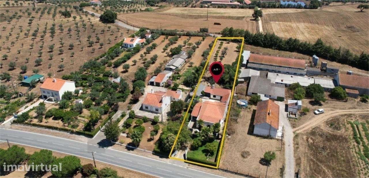 Venda de Herdade em Montemor-o-Novo inserida em 2772m2 de terreno - Grande imagem: 3/47