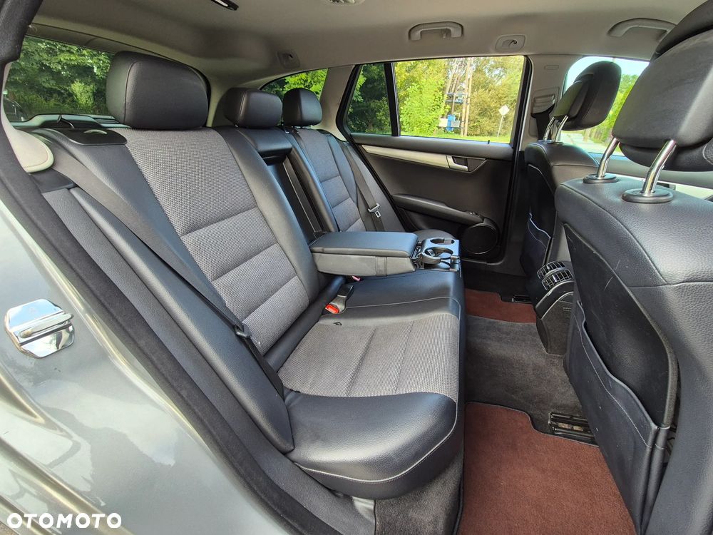 Mercedes-Benz Klasa C 180 T BlueEFFICIENCY Avantgarde - 19