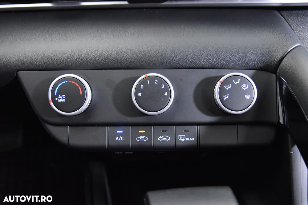 Hyundai Elantra - 18