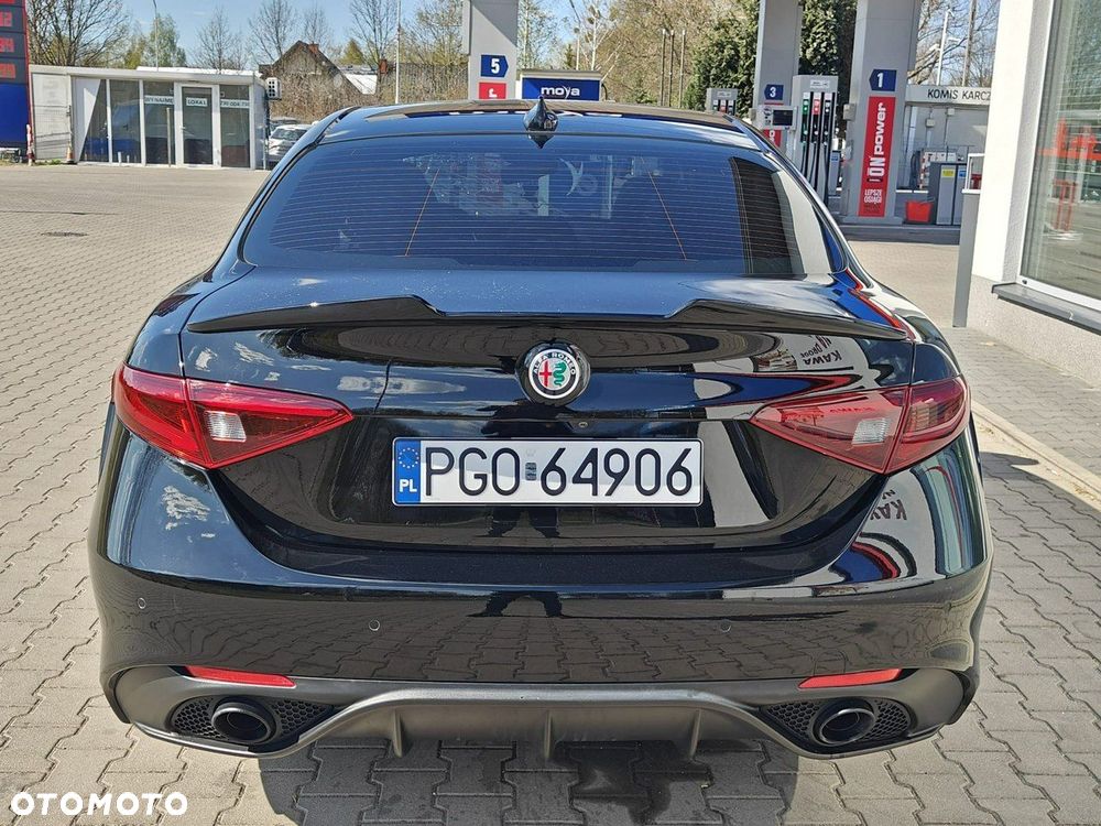 Alfa Romeo Giulia - 6