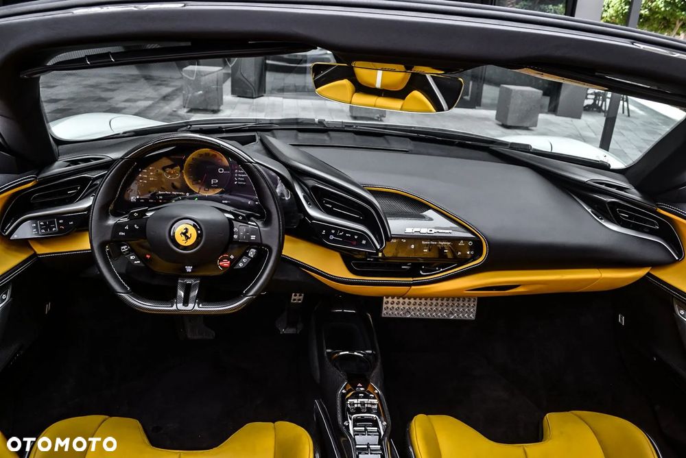 Ferrari SF90 Spider - 14