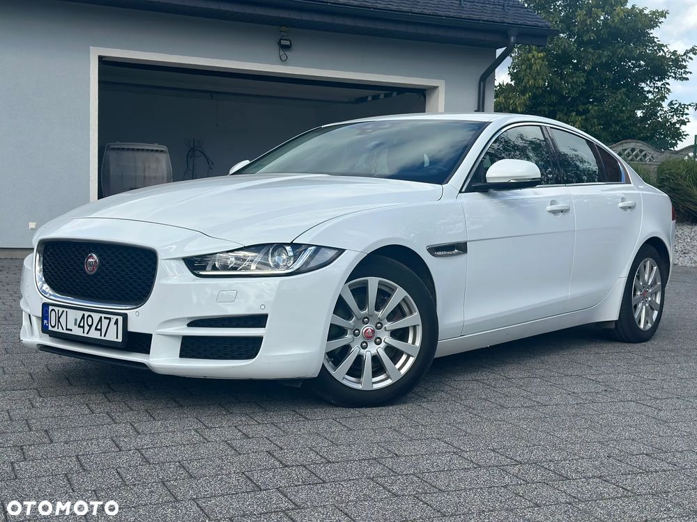 Jaguar XE 2.0 D Prestige - 2