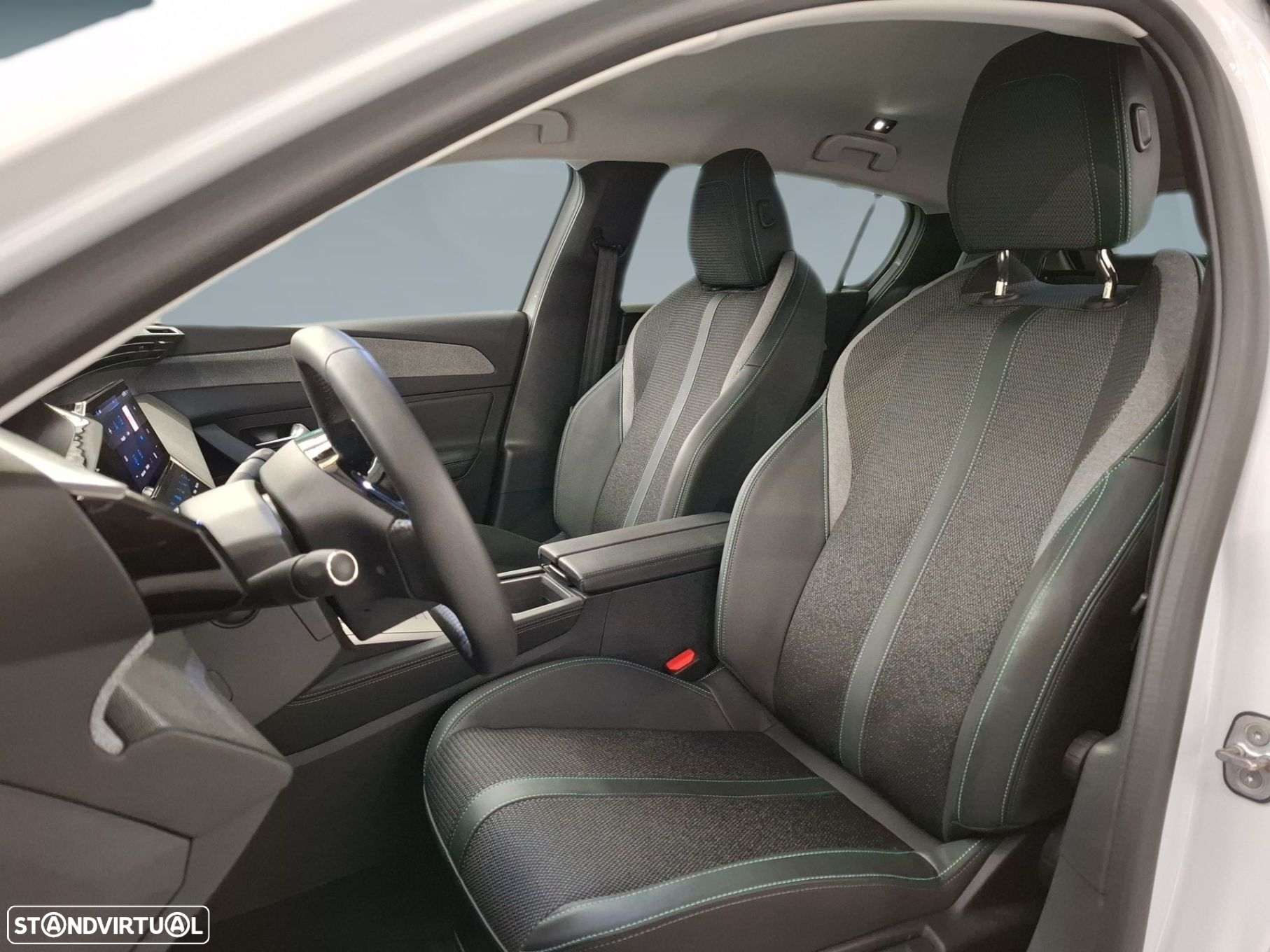Peugeot e-308 54 kWh Allure - 11