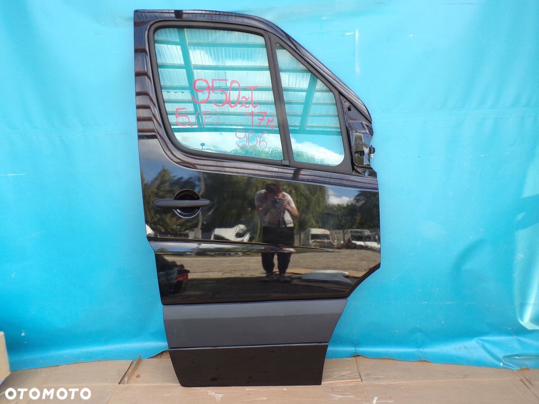 SPRINTER 906 CRAFTER 06- drzwi przednie przód PRAWE CZARNE NOWE - 1