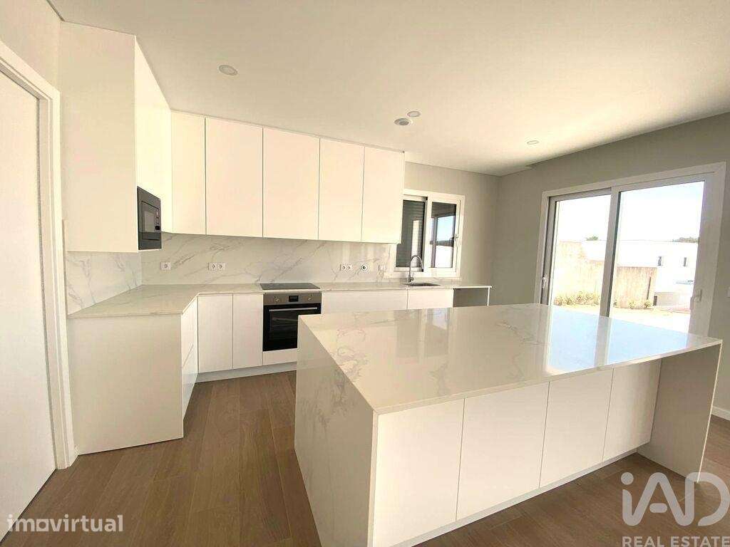 Casa / Villa T4 em Alfeizerão de 275,00 m2 - Grande imagem: 4/24