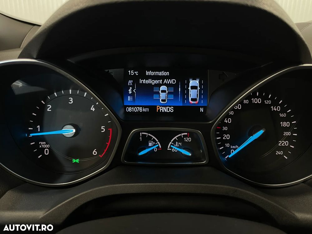 Ford Kuga 2.0 TDCi 4WD Powershift ST-Line - 33