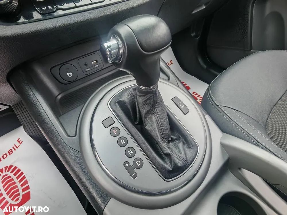 Kia Sportage 2.0 CRDI AWD Aut. Spirit - 12