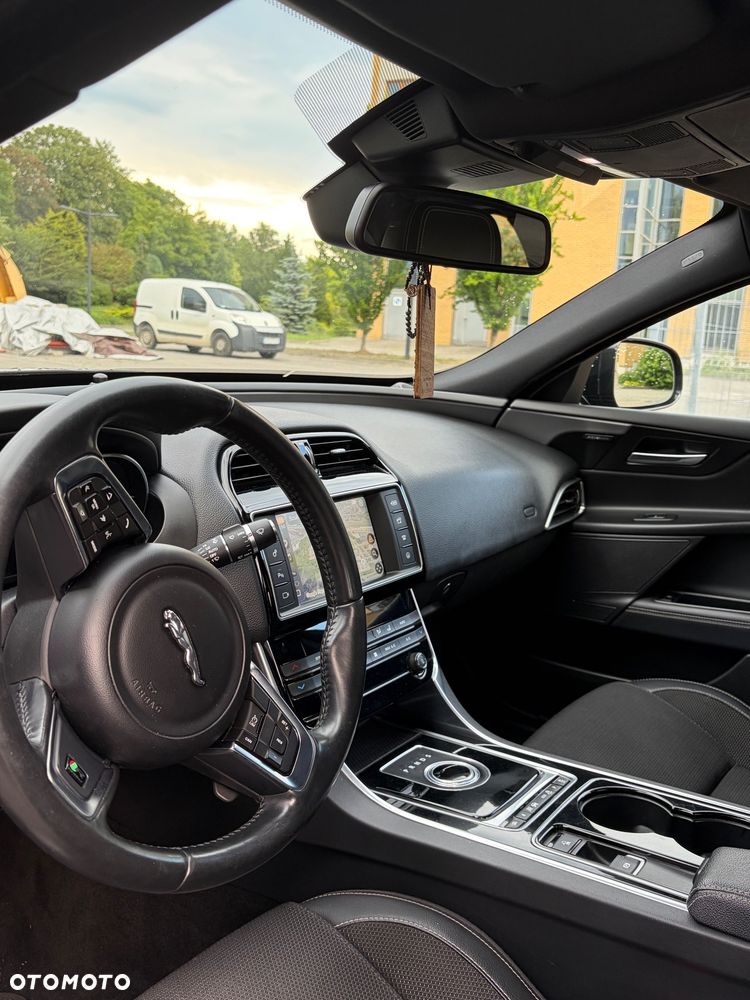Jaguar XE 20d R-Sport - 7
