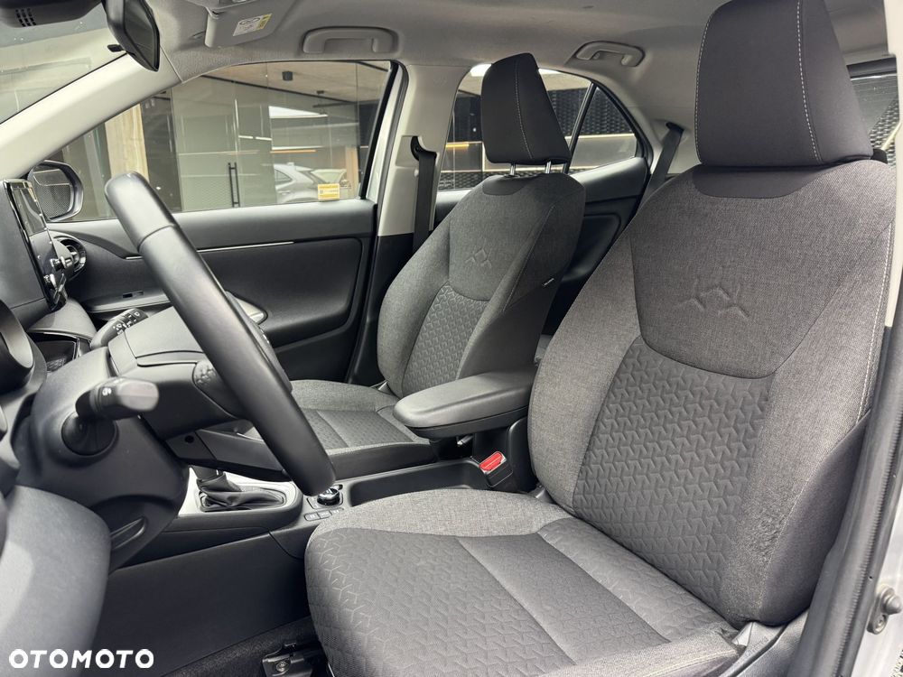Toyota Yaris Cross Hybrid 1.5 Comfort AWD - 12