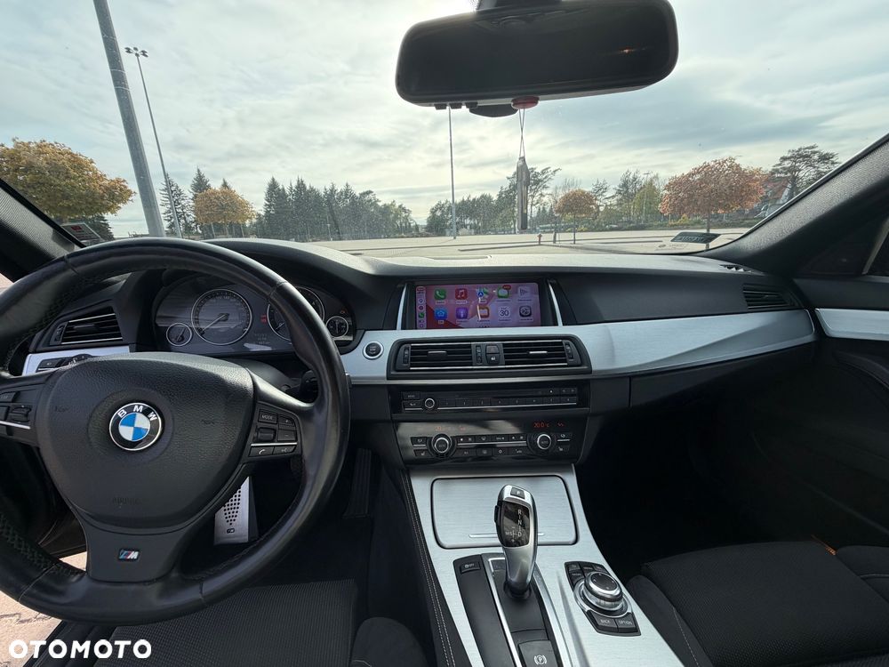 BMW Seria 5 525d - 27