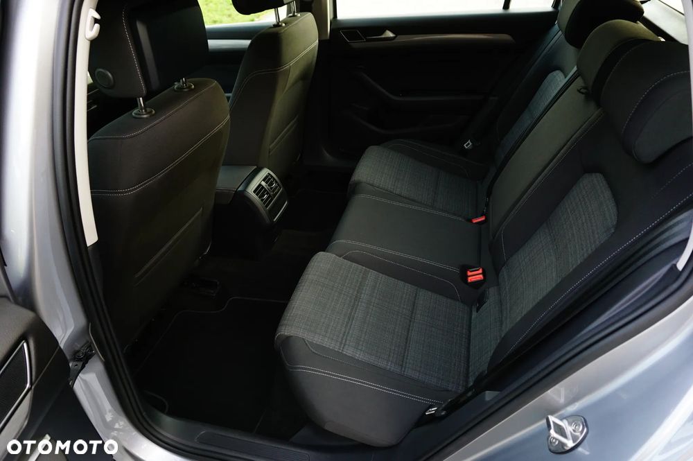 Volkswagen Passat Variant 1.5 TSI EVO Business DSG - 25