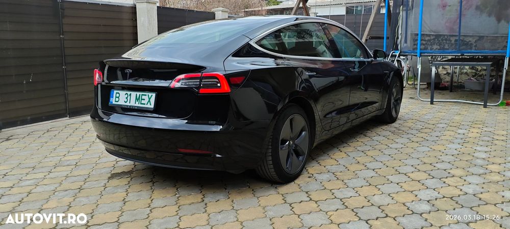Tesla Model 3 Standard Reichweite Plus Hinterradantrieb - 11