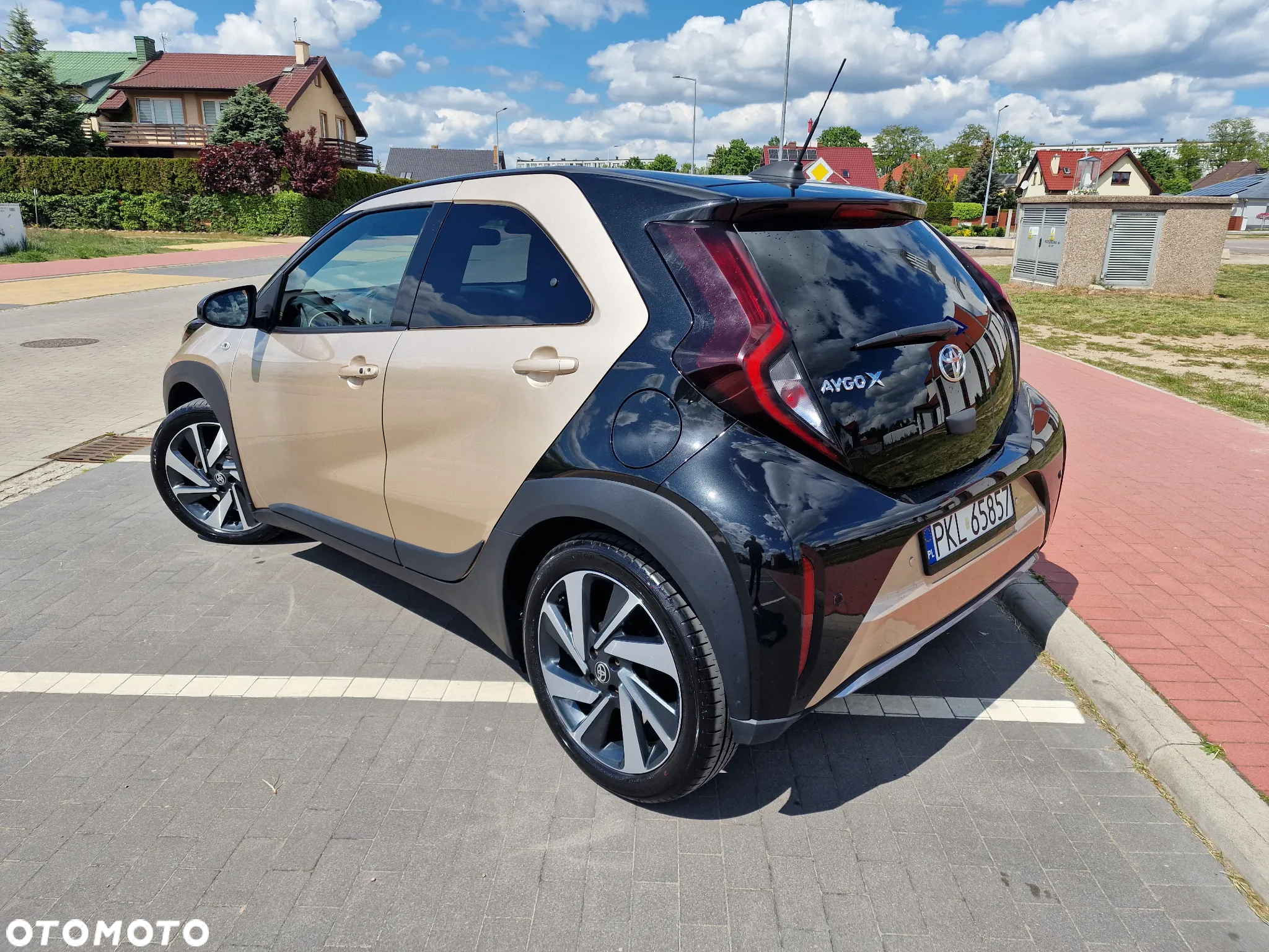 Toyota Aygo X 1.0 VVT-i JBL - 5