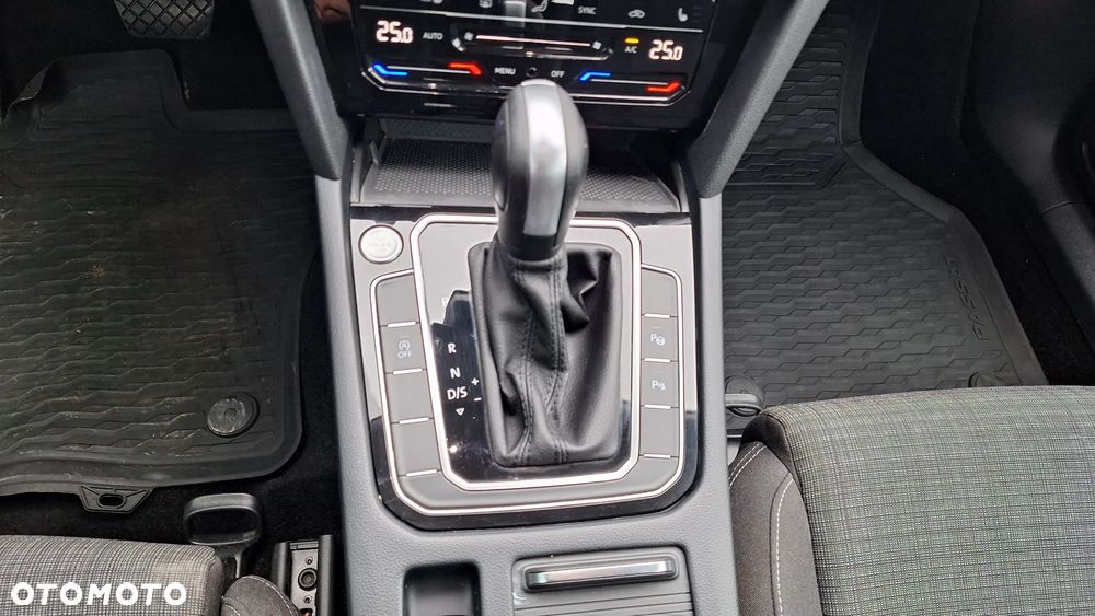 Volkswagen Passat 1.5 TSI EVO Essence DSG - 10