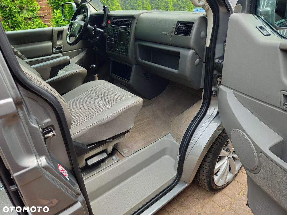 Volkswagen Multivan - 18