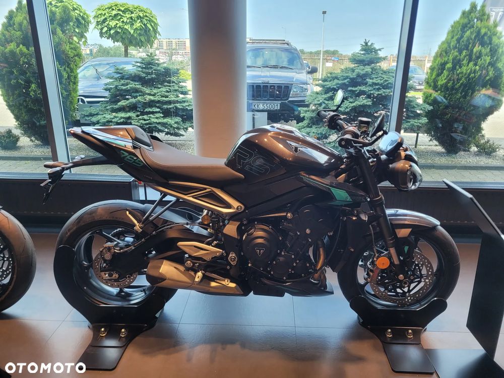 Triumph Street Triple - 2