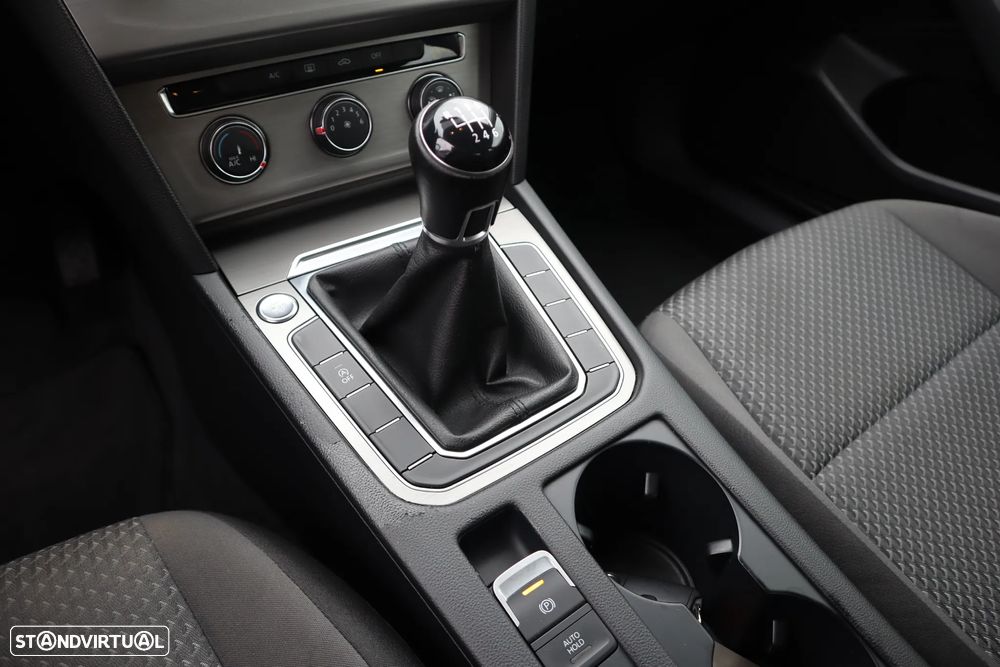 VW Passat 1.6 TDI (BlueMotion ) Comfortline - 18