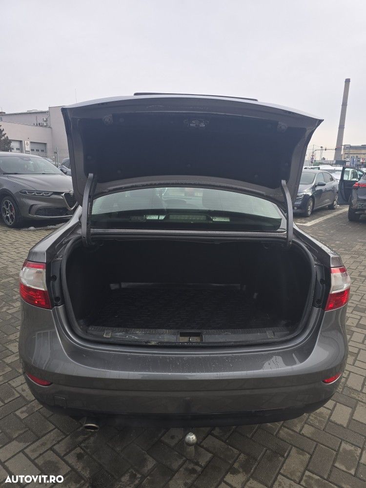 Renault Fluence 1.6 16V Authentique - 19
