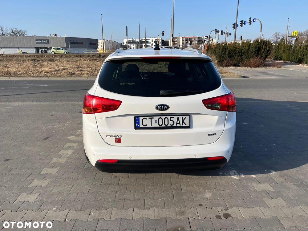 Kia Ceed 1.6 CRDi L Business Line - 12