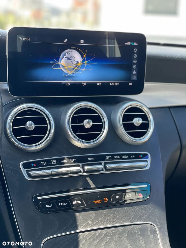 Mercedes-Benz Klasa C 200 CGI Automatik BlueEFFICIENCY Special Edition - 4