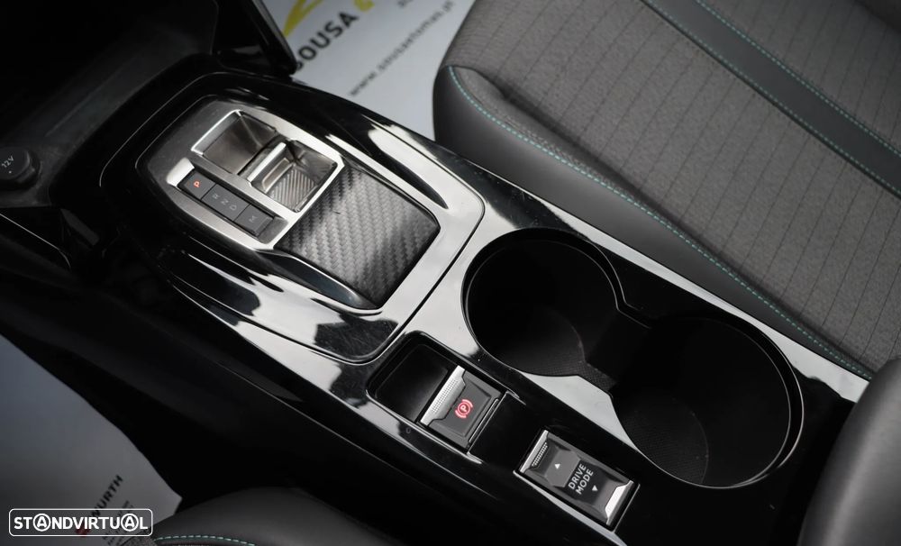 Peugeot 2008 1.2 PureTech Allure EAT8 - 21