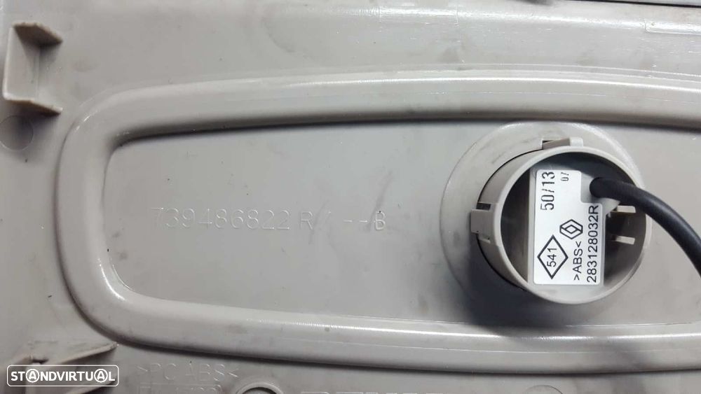LUZ INTERIOR RENAULT CLIO IV DYNAMIQUE - 10