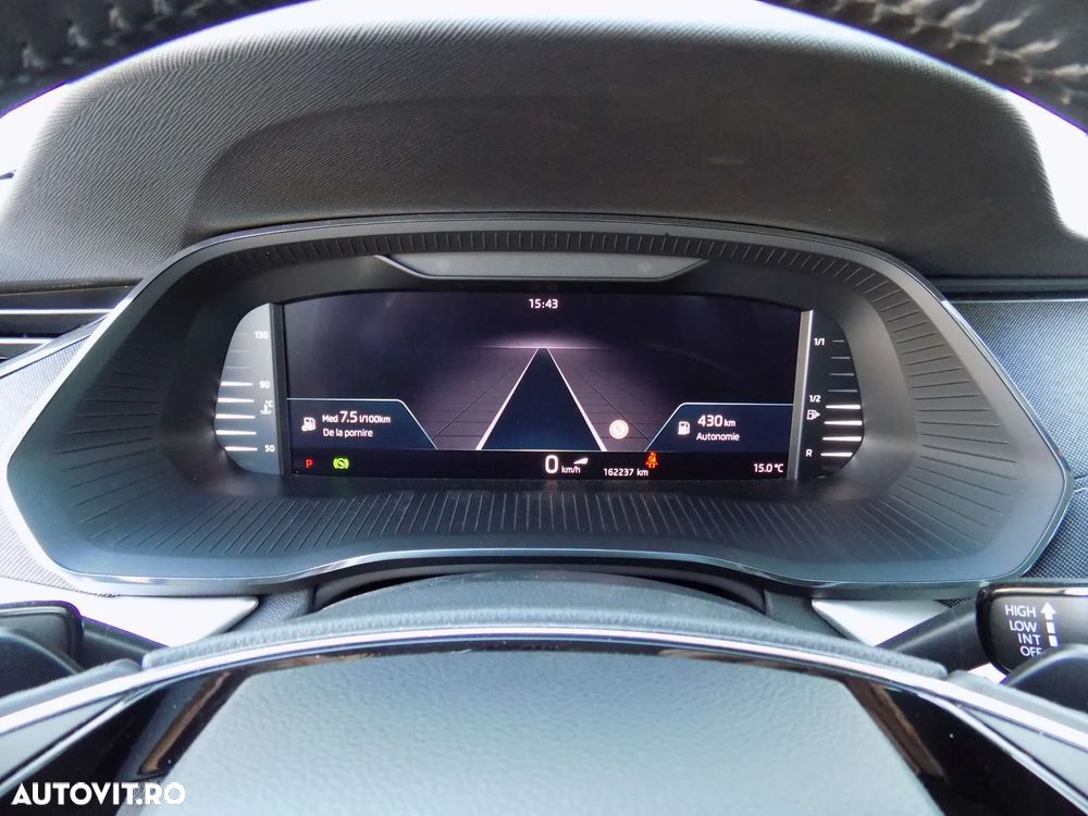 Skoda Octavia 2.0 TDI STYLE DSG - 16