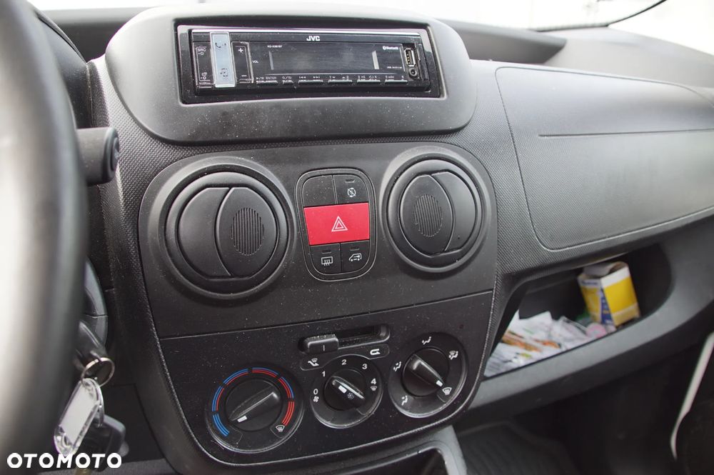 Auto na części - Fiat Fiorino III Lift 1.3 Multijet 80 KM 55283775 55247534 249 2021R Silnik Skrzynia Drzwi Maska Zderzak Błotnik Lampa Lusterko Szyba Klamka Deska Kokpit Sterownik Moduł Czujnik Licznik Kierownica Panel - 13