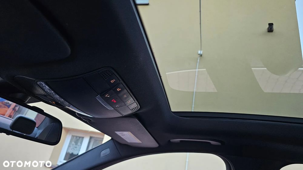 Mercedes-Benz Klasa C 300 7G-TRONIC - 39