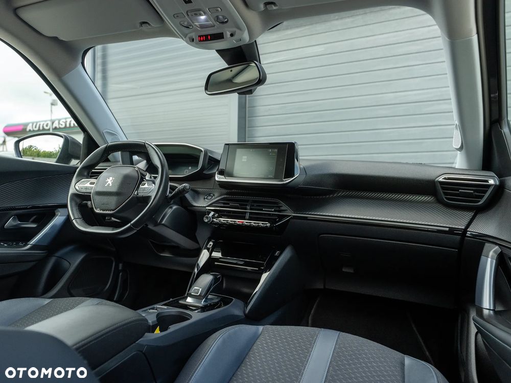 Peugeot 2008 1.5 BlueHDi Allure S&S EAT8 - 17
