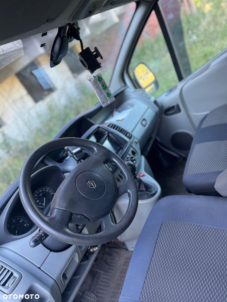 Renault Trafic - 13