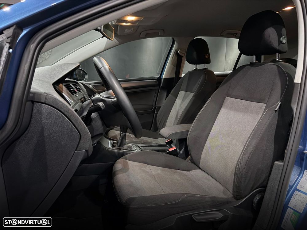 VW Golf 1.6 TDI Confortline - 12