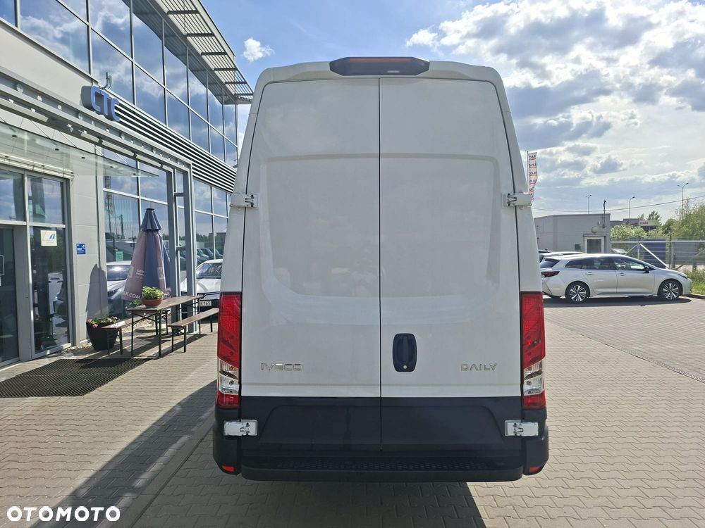 Iveco Daily 35S18HA8 V - 12