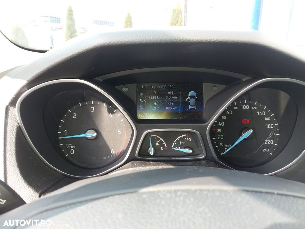 Ford Focus 1.5 TDCi Trend - 6