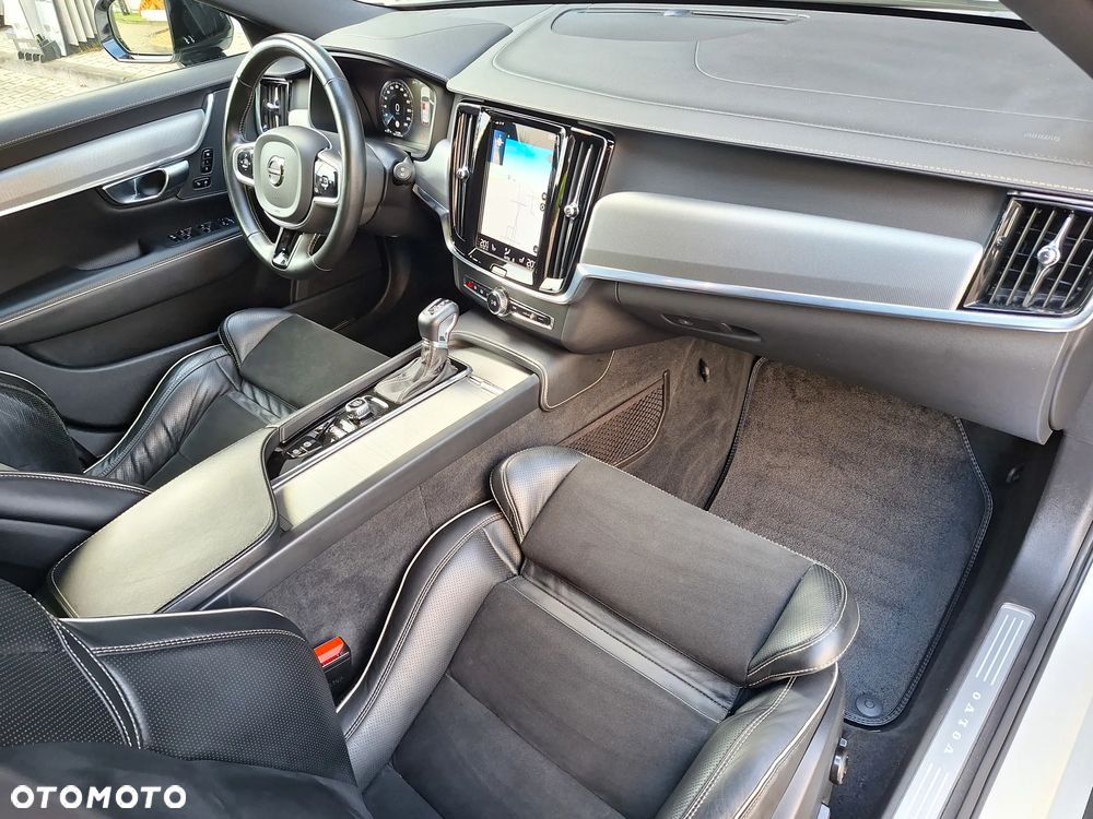 Volvo V90 D4 R-Design - 26