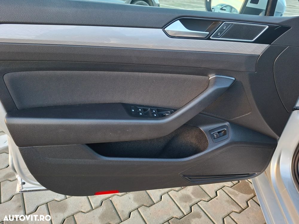 Volkswagen Passat 2.0 TDI SCR DSG Business - 22
