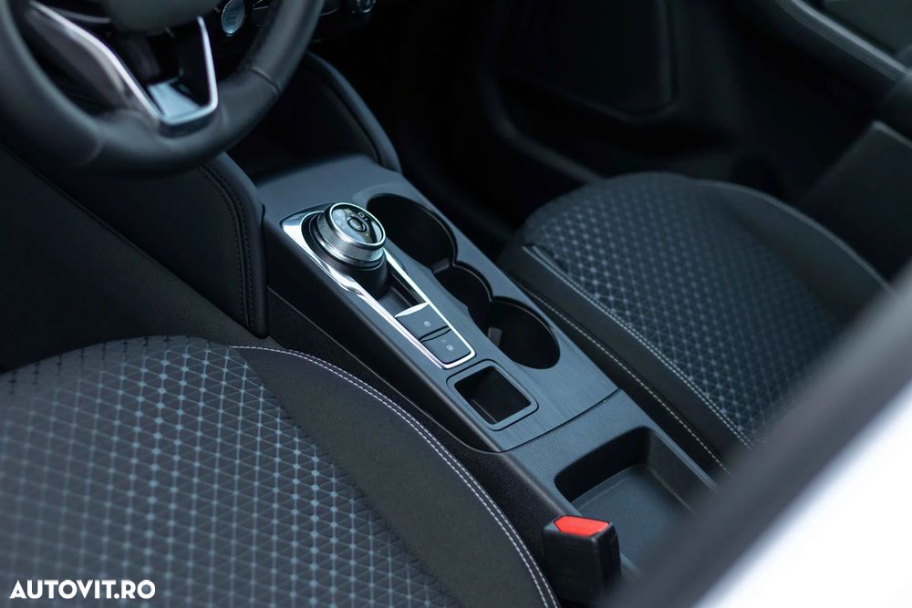 Ford Kuga 2.5 Duratec FWD PHEV Titanium - 10