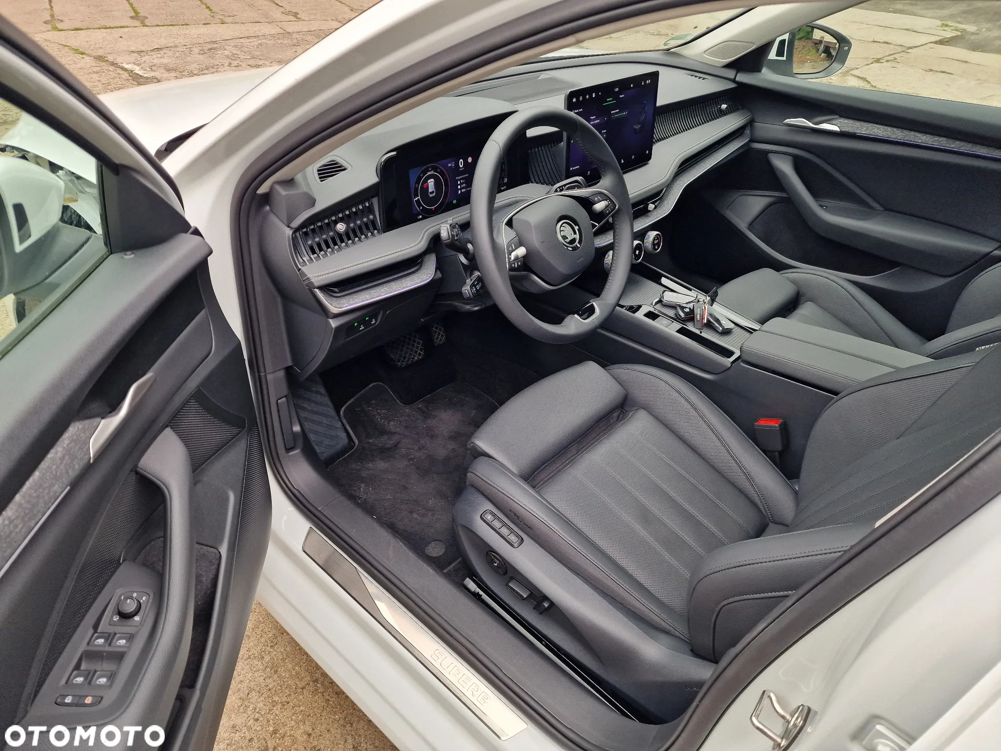 Skoda Superb 2.0 TDI DSG Premium Edition - 19